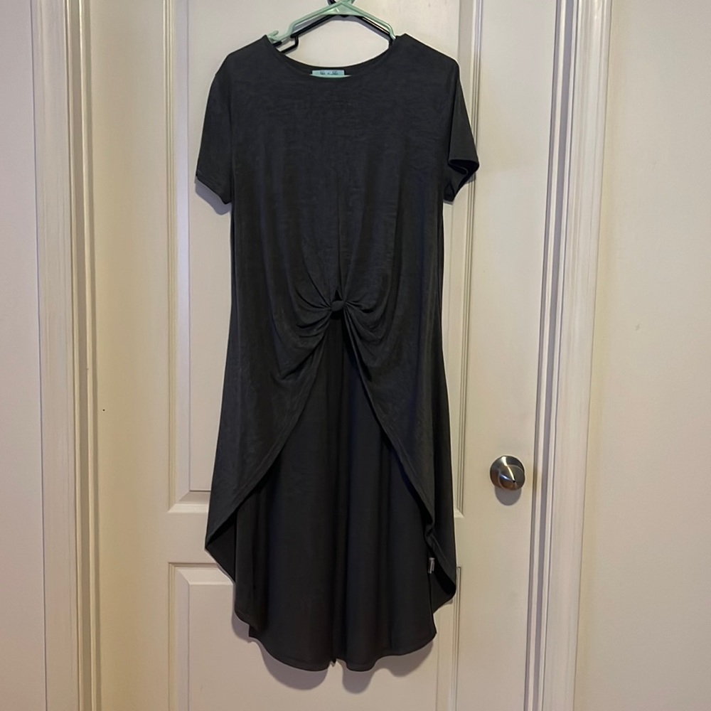 Hi-lo grey tee